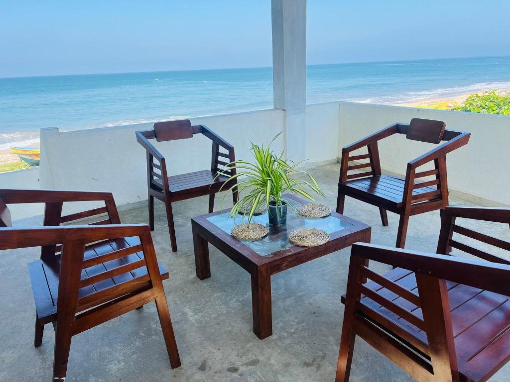 Chanco Beach Hotel & Coworking